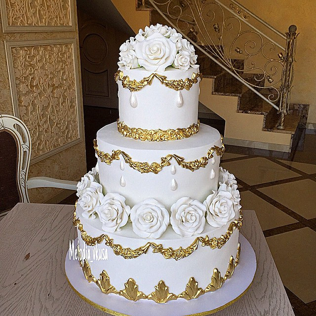 Wedding Cake White And Gold
 Gold Wedding Cakes