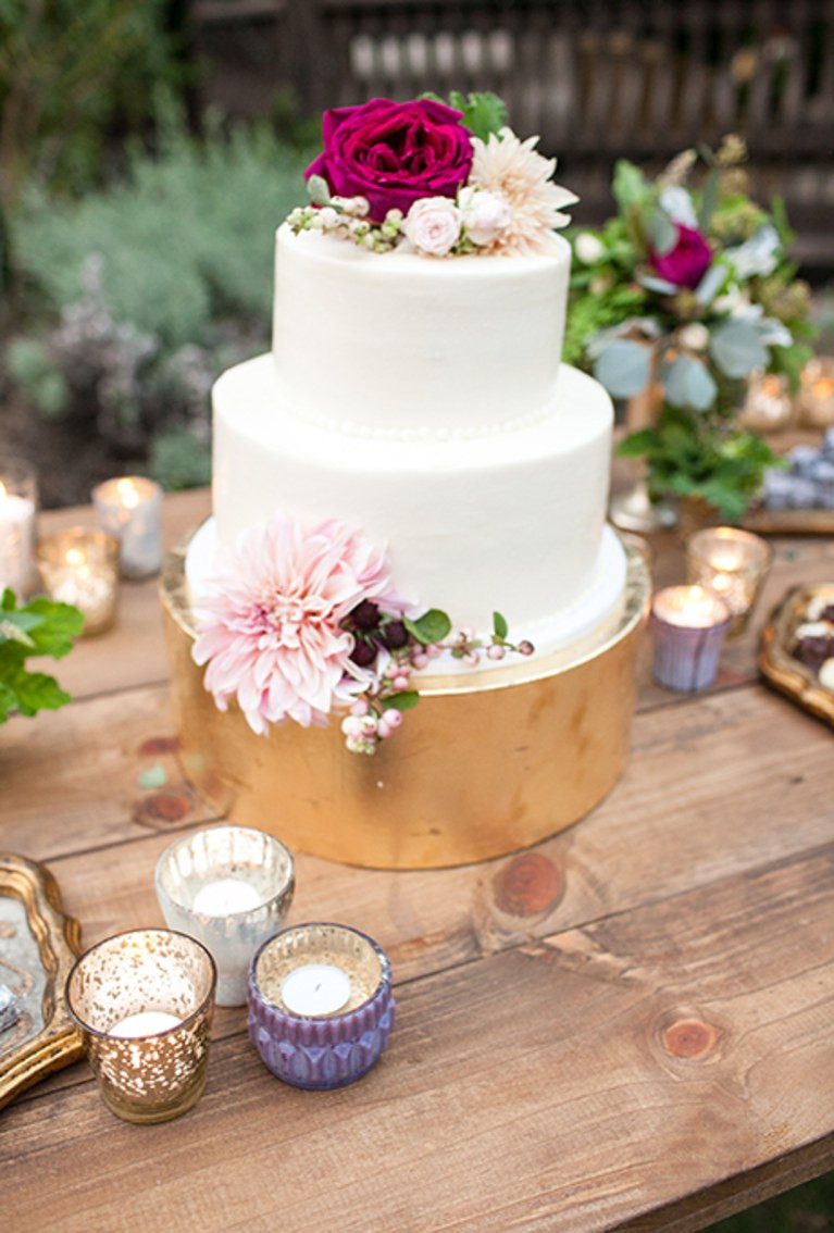 Wedding Cakes 2 Tier
 Two Tiered Wedding Cake with Pink Flowers