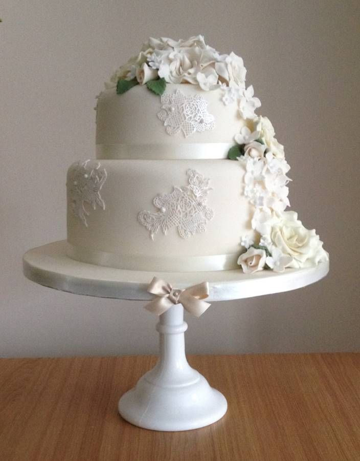 Wedding Cakes 2 Tiers
 Two tier white wedding cake