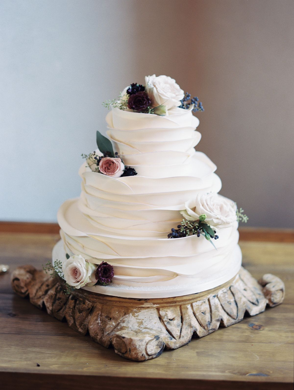 Wedding Cakes Az
 Stylish Arizona Wedding with Secret Garden Vibes