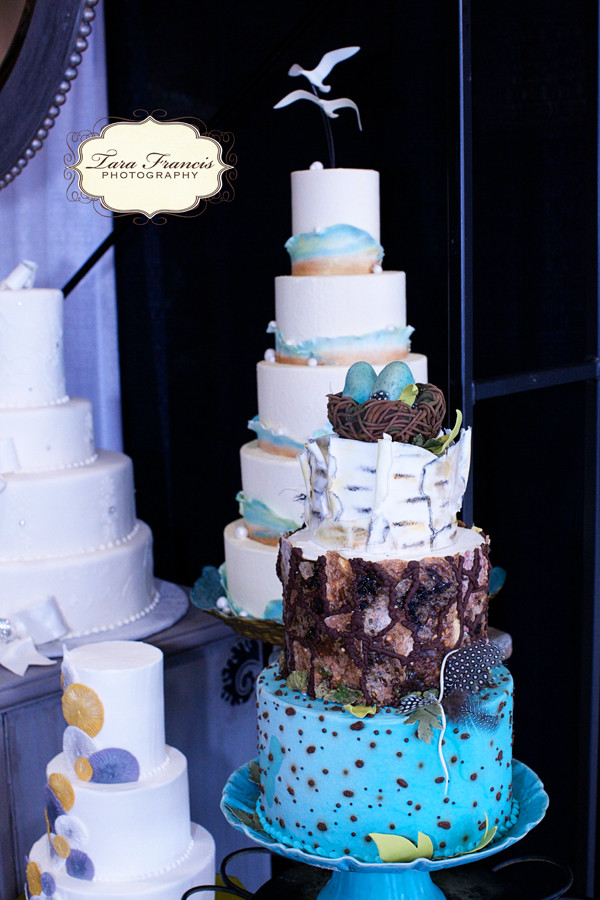 Wedding Cakes Bend Oregon
 Wedding Cakes Bird as Art Salem Oregon