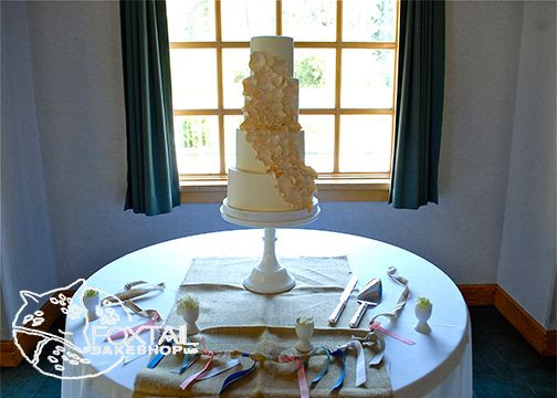 Wedding Cakes Bend Oregon
 Aspen Hall Open Cascading Rose Wedding Cake Bend Oregon