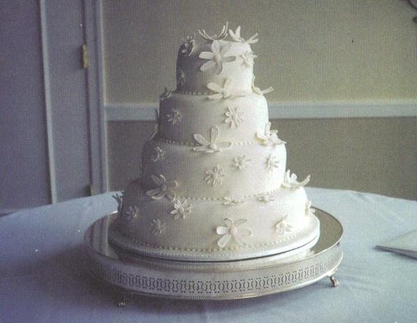 Wedding Cakes Birmingham
 White Daisy Cak Birmingham wedding cake