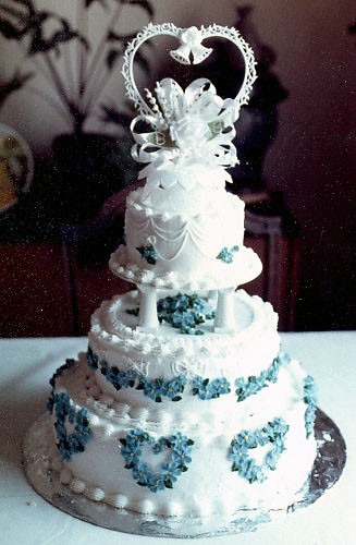 Wedding Cakes Blue And White
 Shine Beauty Beacon Kim Kardashian Wedding Countdown