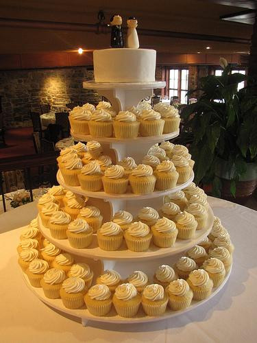 Wedding Cakes Budget
 Beautiful Bud Wedding Cakes My Trio Rings The