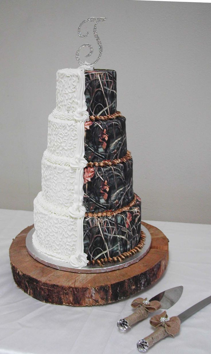 Wedding Cakes Camo
 25 best ideas about Camo wedding cakes on Pinterest