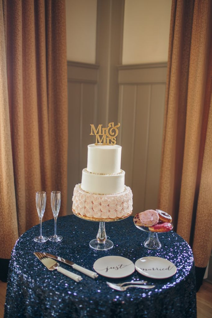 Wedding Cakes Centerpieces
 Wedding Cake Table Decorations Cake Ideas