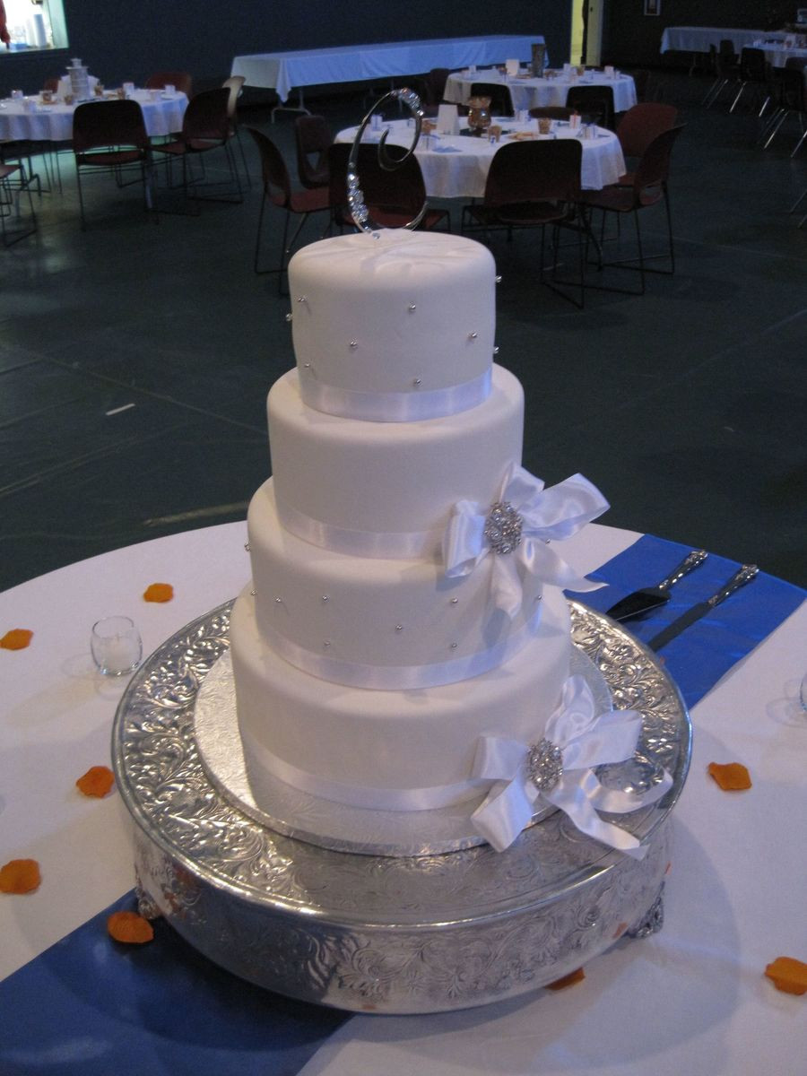 Wedding Cakes Cincinnati
 Cotillion Events Wedding Cakes Cincinnati Oh Round White