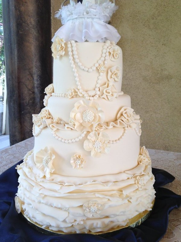 Wedding Cakes Colorado
 Wedding Cakes — Sugar Plum Cake Shoppe & Bakery in