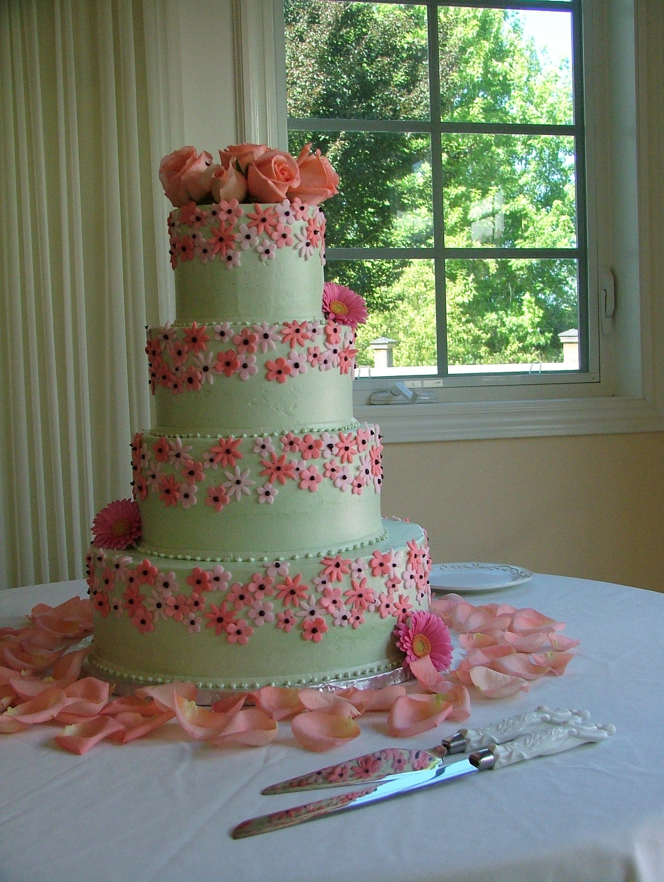 Wedding Cakes Decorated
 It’s All About The Pink – Pink Wedding Cakes That Is