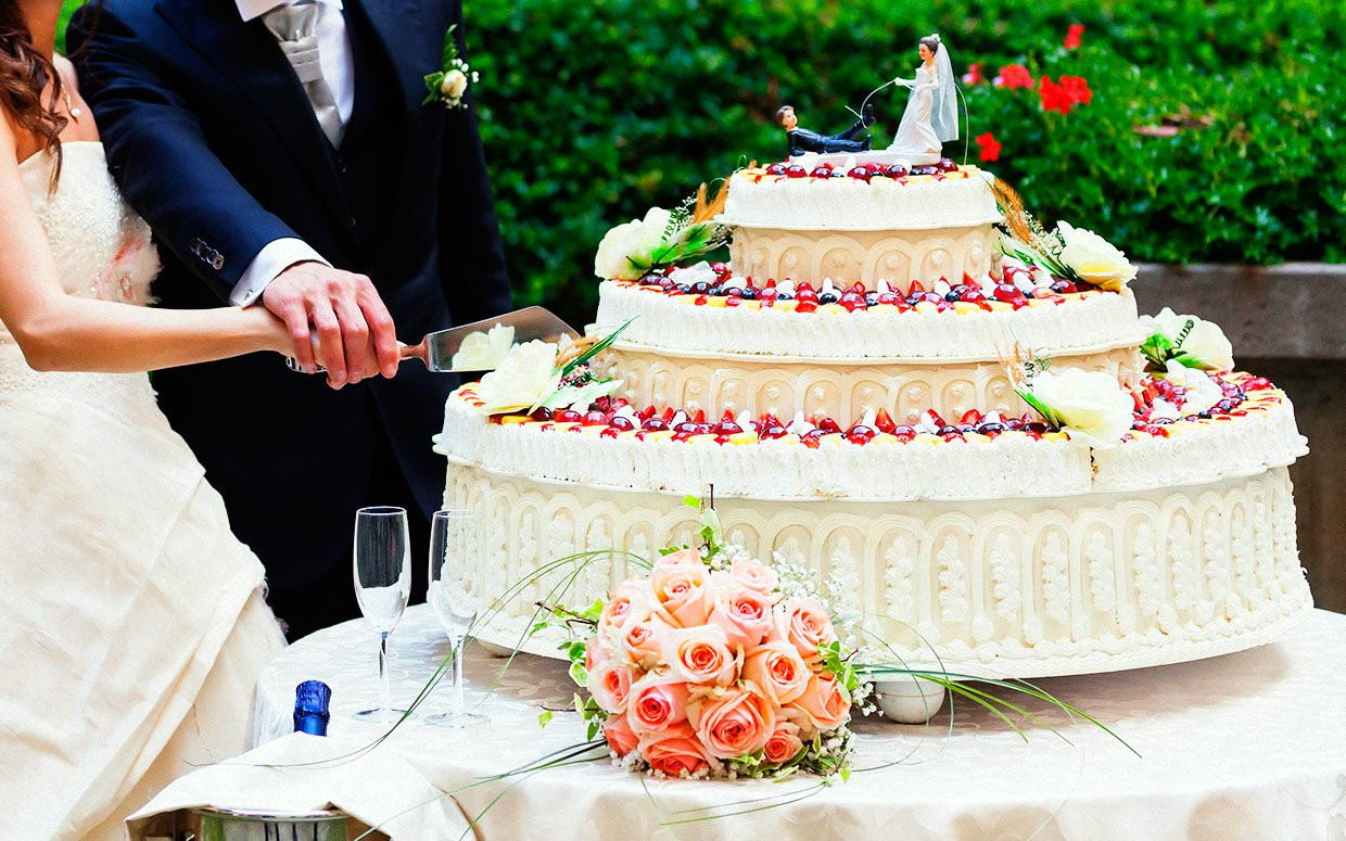 Wedding Cakes Delaware
 11 Interesting Wedding Cake Facts