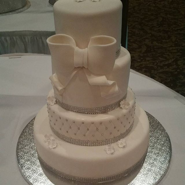 Wedding Cakes Detroit
 Kakes by Blossom Wedding Cake Detroit MI WeddingWire