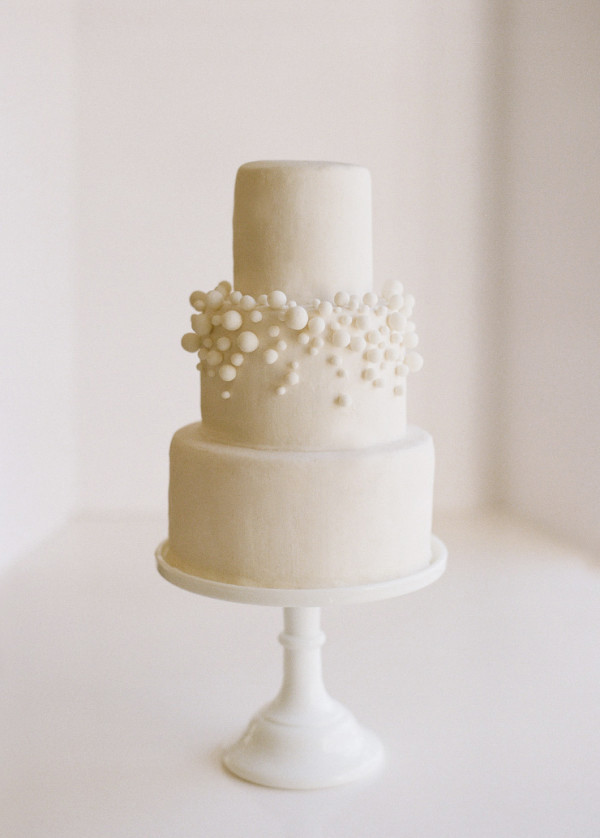 Wedding Cakes Diy
 DIY $10 White Fondant Bubbly Wedding Cake ce Wed