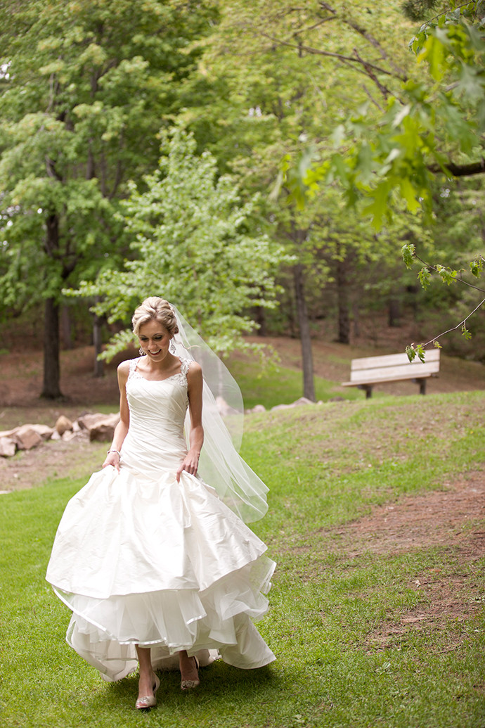 Wedding Cakes Eau Claire Wi
 Florian Gardens Wedding Heidi and Johnathon — Lace Hanky