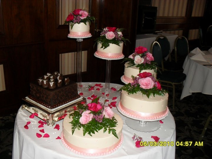 Wedding Cakes El Paso
 Cakecateria Best Wedding Cake in El Paso