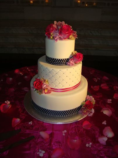 Wedding Cakes El Paso Tx
 Sweet Pea Cakes Wedding Cake El Paso TX WeddingWire