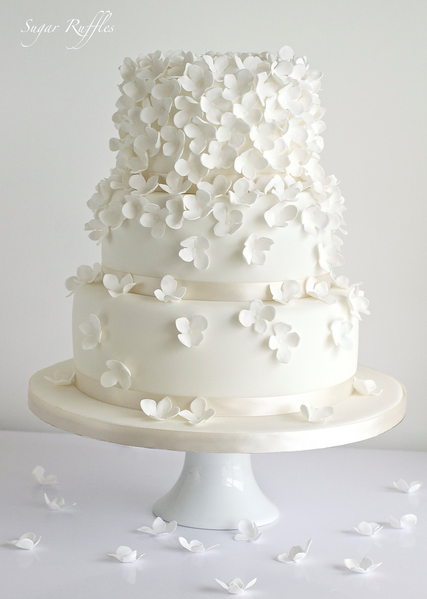 Wedding Cakes Elegant
 Delicate Wedding Cakes MODwedding