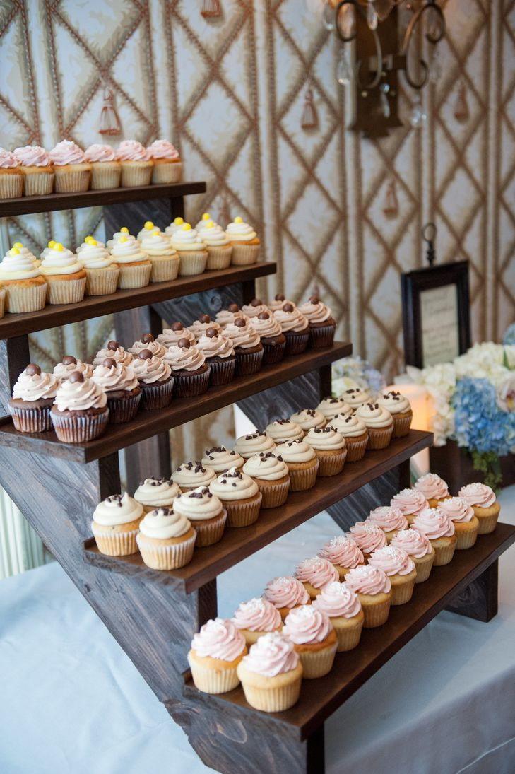 Wedding Cakes Fargo Nd
 Rustic Cake Display