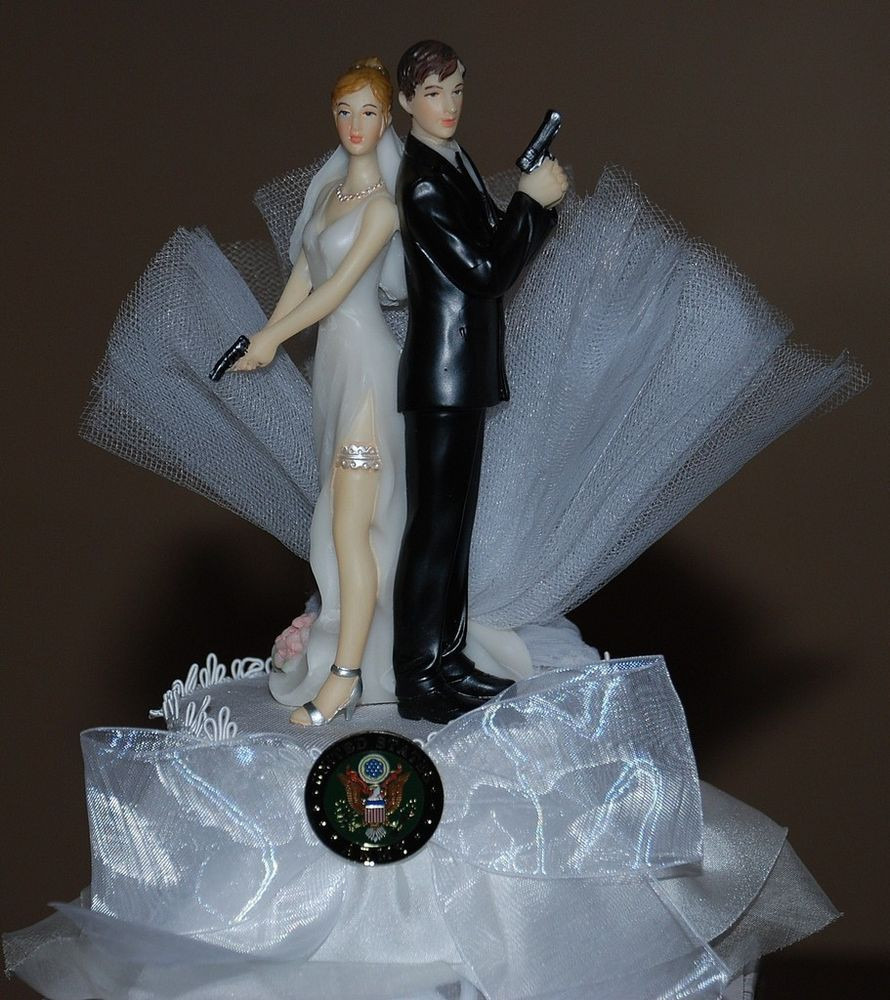 Wedding Cakes Figurines
 Super y Army Bride and Groom with Gun Cute Funny