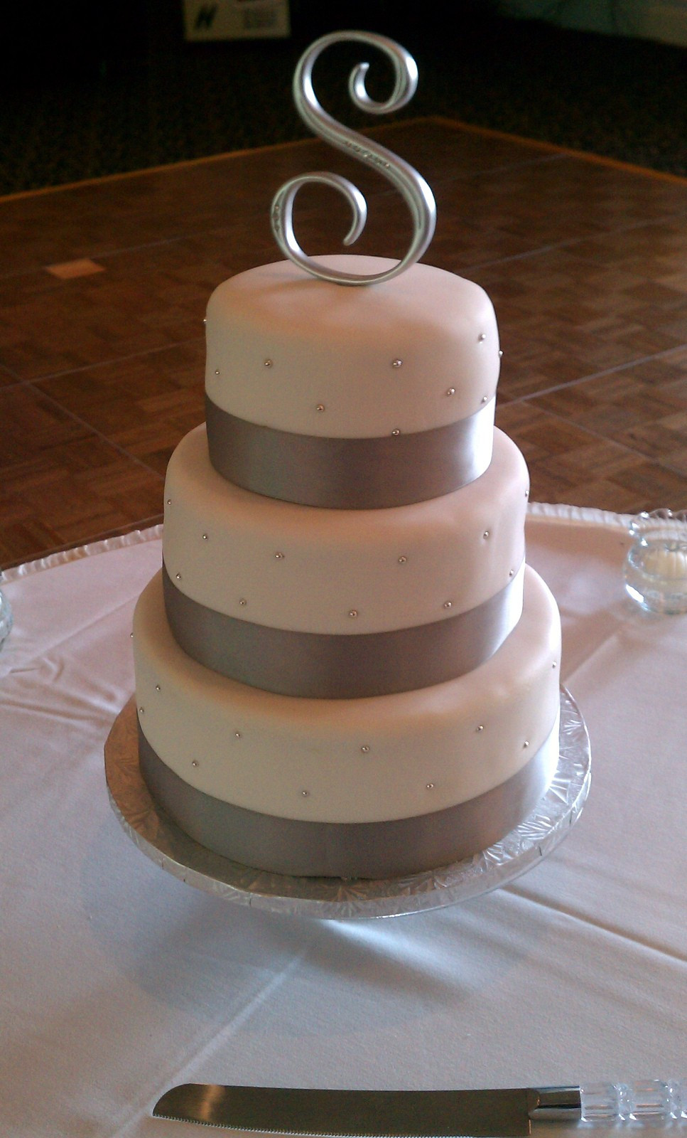 Wedding Cakes Fondant
 Dolce by Dana Fondant Wedding Cake
