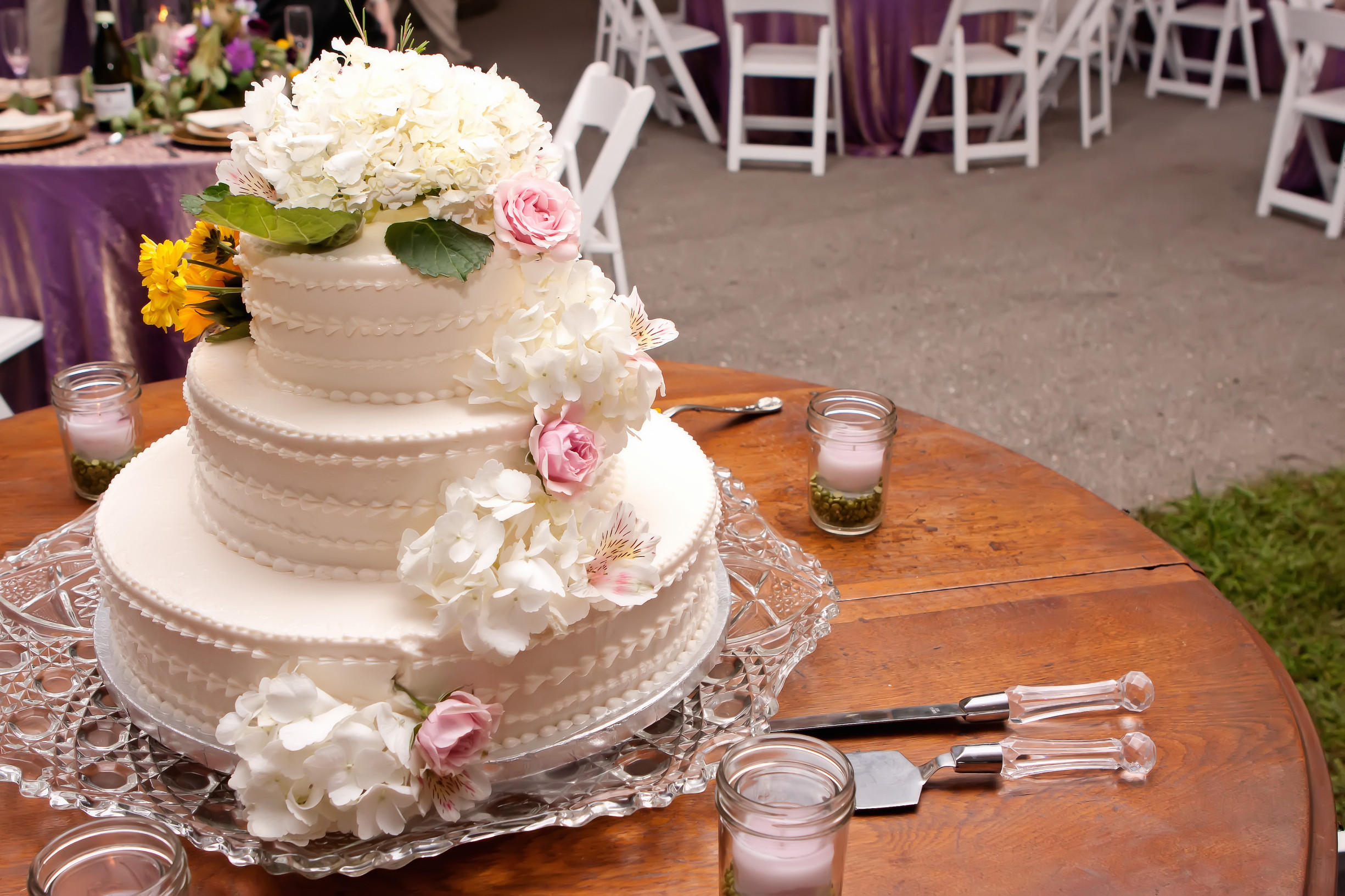 Wedding Cakes For 100 Guests
 Maggie & Micah Lansford A Midwest Tent Wedding Kristin