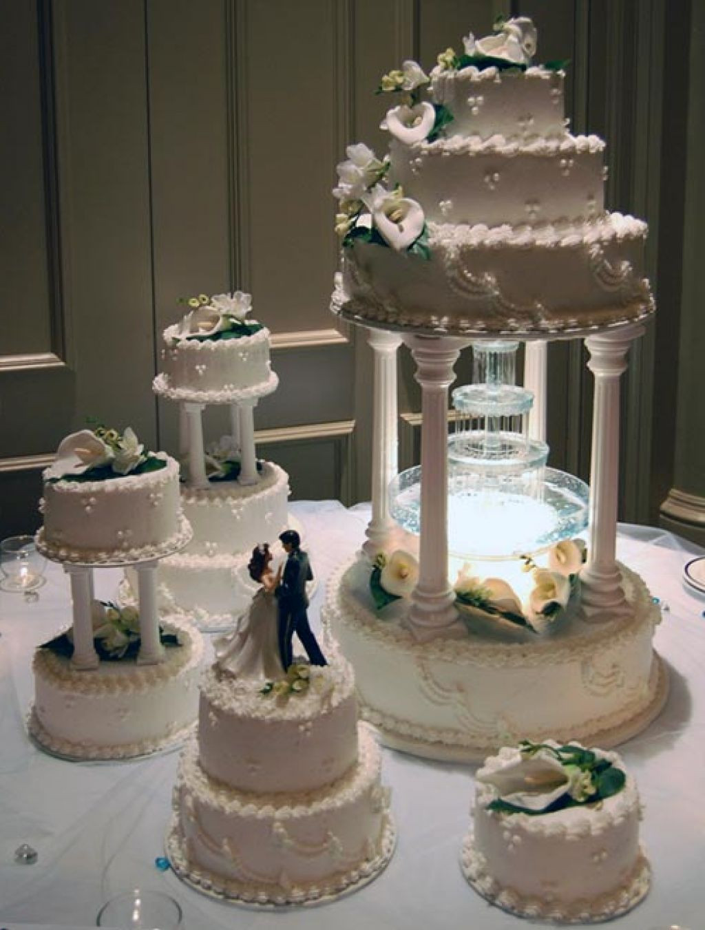 Wedding Cakes Fountains
 Four tier water fountain butter cream wedding cake