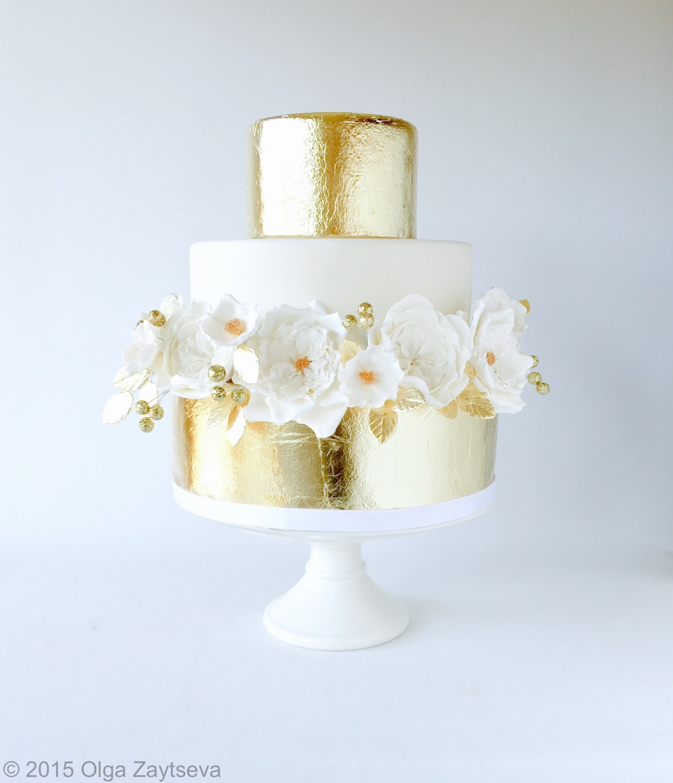 Wedding Cakes Gold And White
 White and gold wedding cake Olga Zaytseva