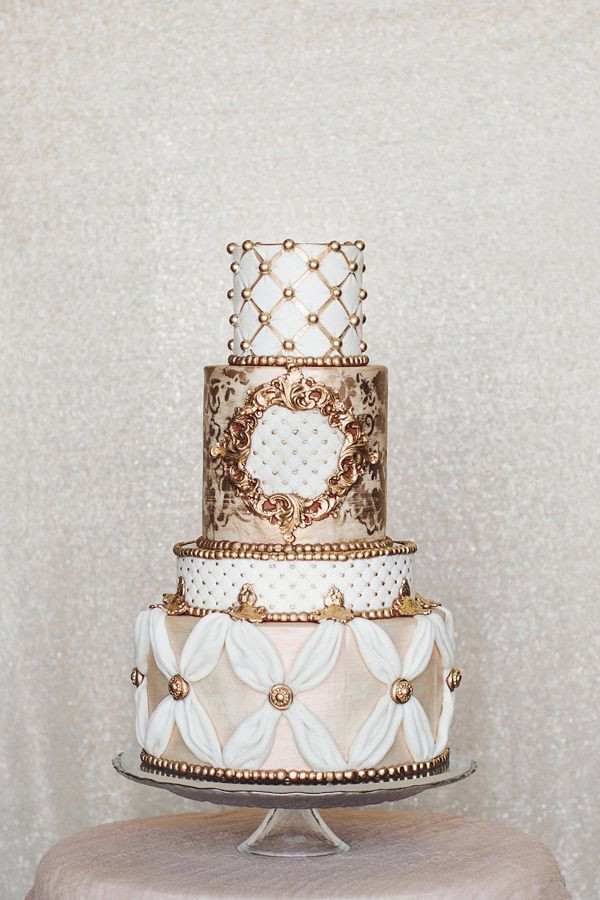 Wedding Cakes Gold And White
 30 Gold Wedding Cake Ideas that Sweeten Your Big Day