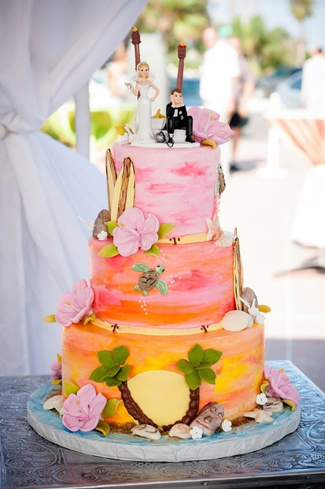 Wedding Cakes Hawaii
 17 Tropical Wedding Cakes Perfect for Summer Weddings