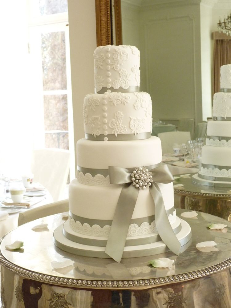 Wedding Cakes Images 2015
 Wedding cake with silver ribbon