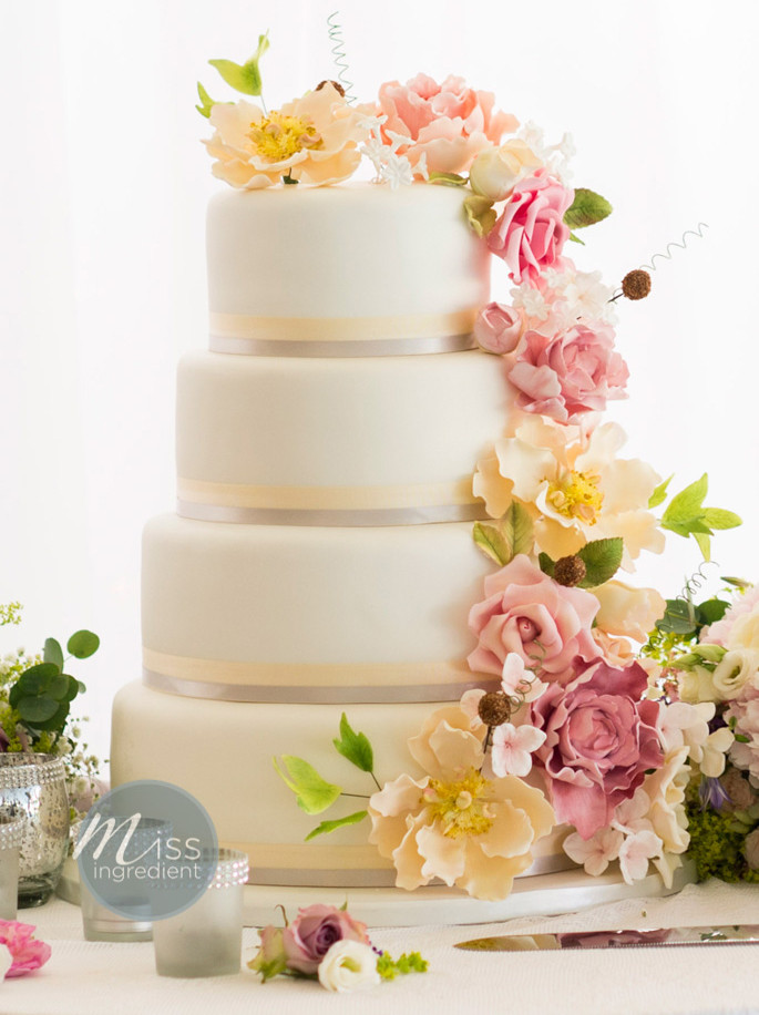 Wedding Cakes Images 2015
 Top 10 Wedding Cake Trends for 2015 The Biggest and the