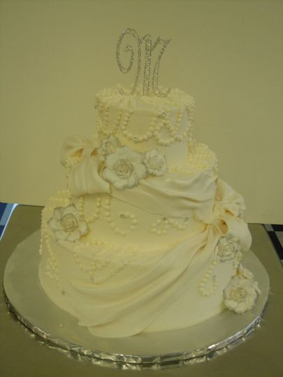 Wedding Cakes Lansing Mi
 Cakes A Bloomin Wedding Cake Lansing MI WeddingWire