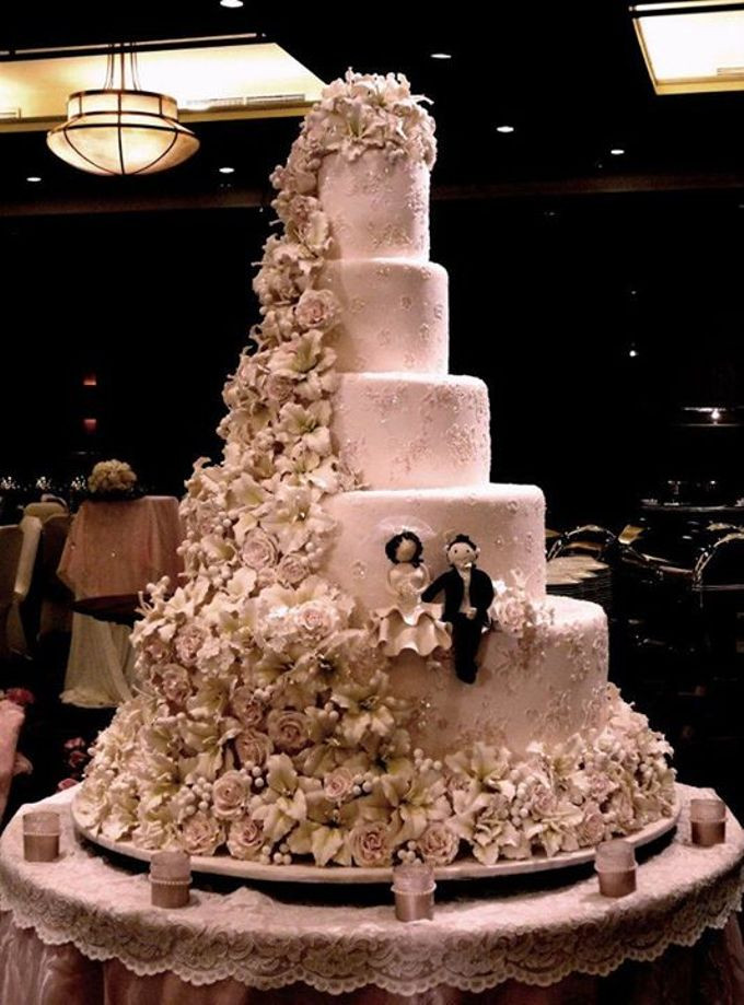 Wedding Cakes Layers
 5 layers Wedding Cakes by LeNovelle Cake