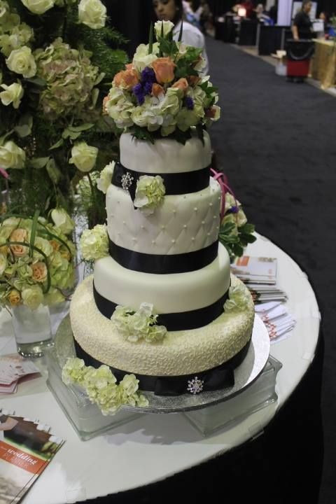 Wedding Cakes Lubbock Tx
 18 Best Market Street Wedding Cakes Pinterest