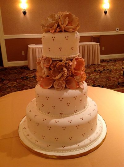 Wedding Cakes Milwaukee Wi
 Extra Special Touch Bakery Wedding Cake Waukesha WI