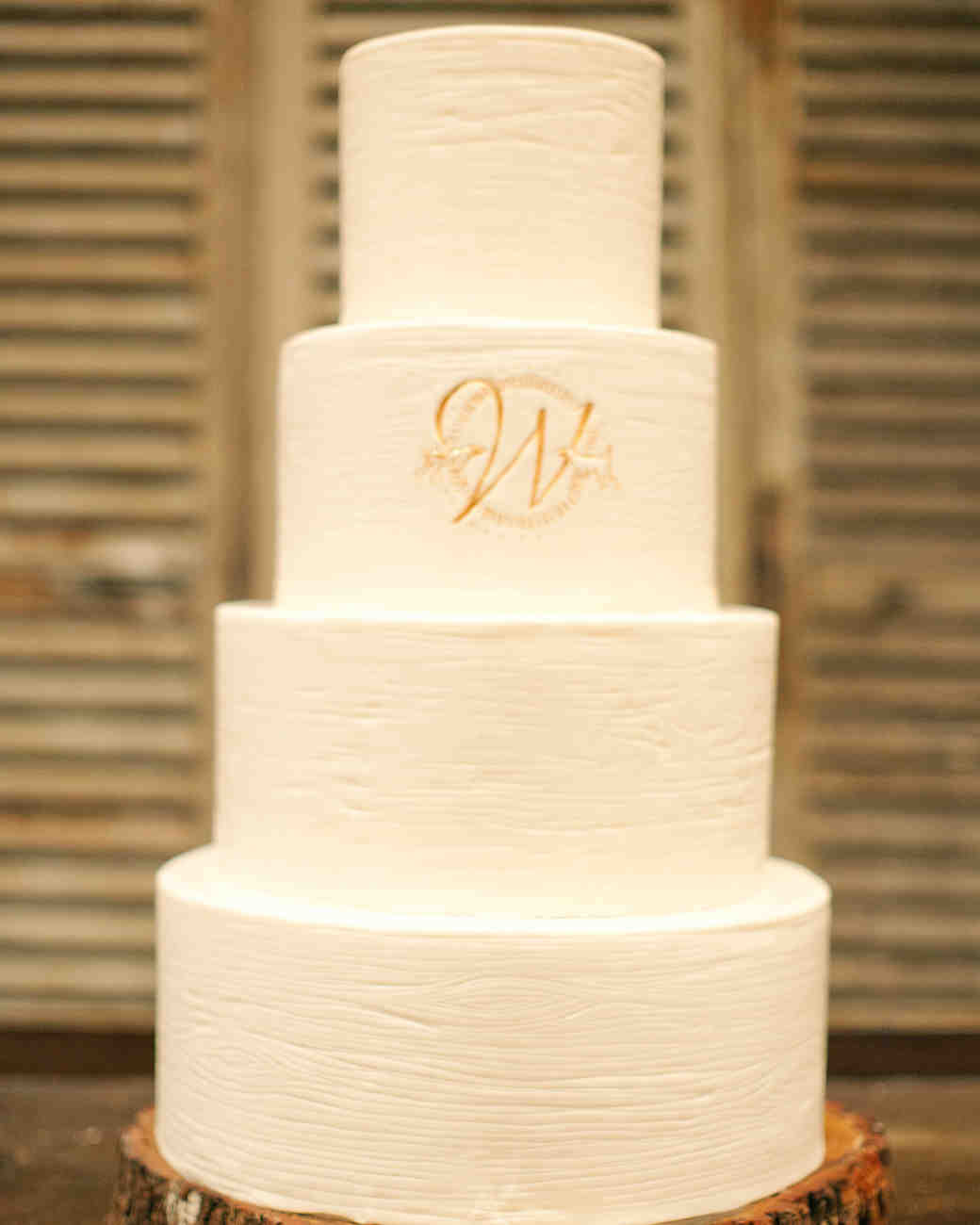 Wedding Cakes Monogram
 Monogrammed Wedding Cake Ideas You ll Want to Put Your