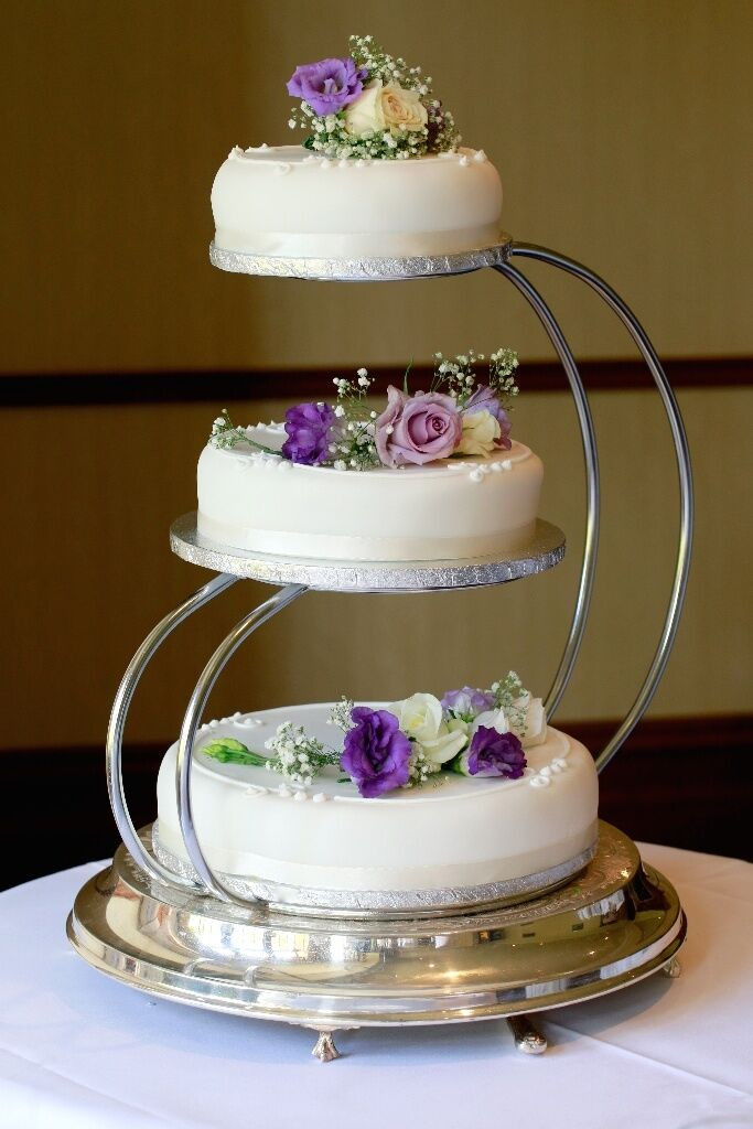 Wedding Cakes On Stand
 3 Tier Wedding Cake Stand in Dal y Bay Fife