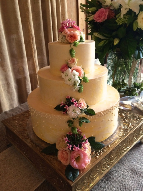 Wedding Cakes Oregon
 La Joconde Cakes Creative Wedding Cake Design in