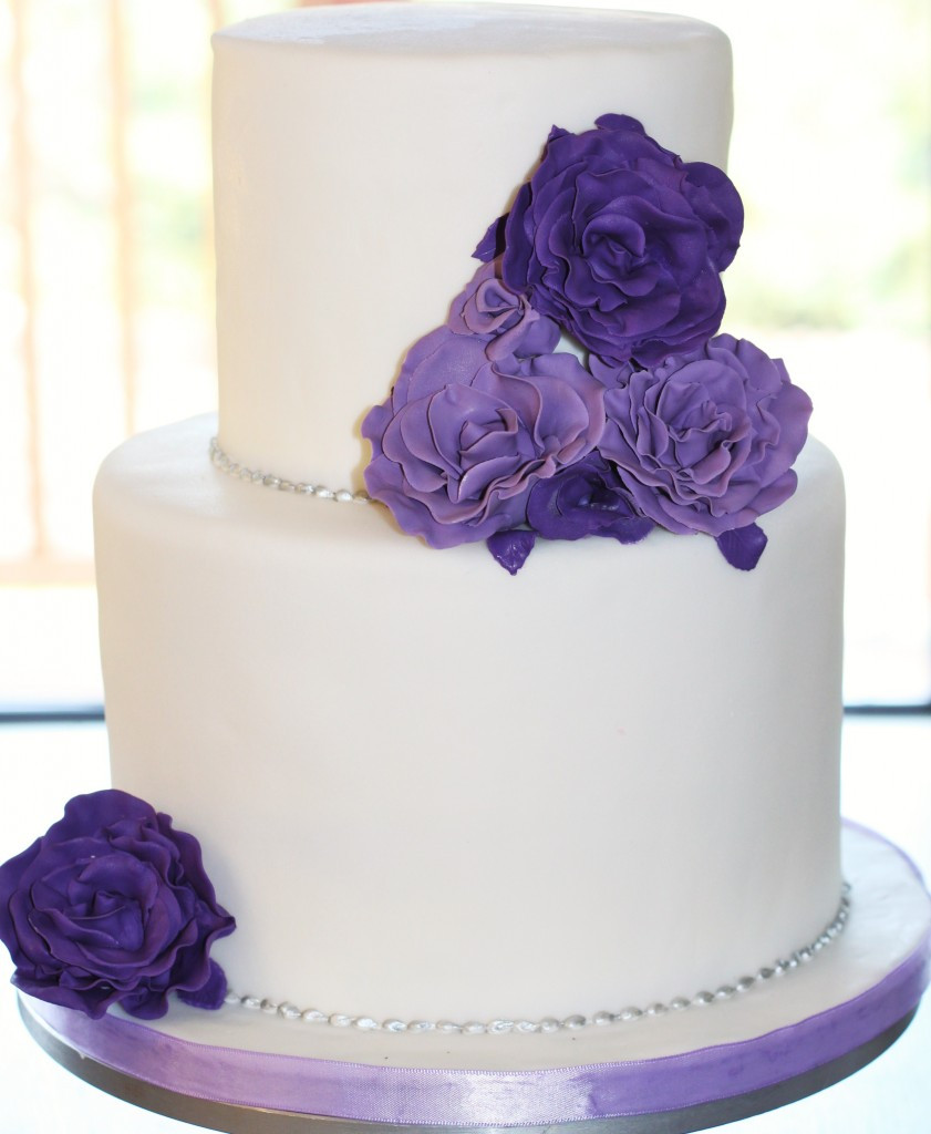 Wedding Cakes Purple Flowers
 White wedding cake with purple flowers idea in 2017