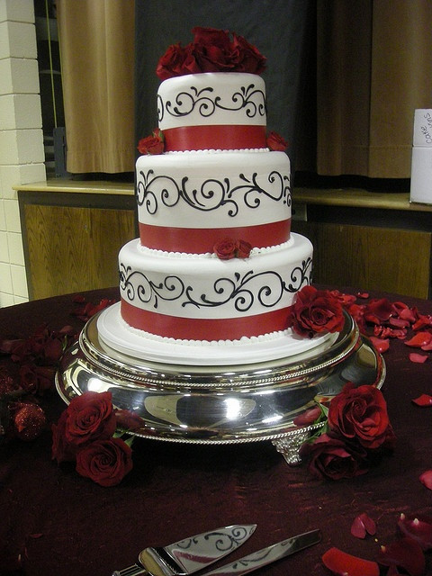 Wedding Cakes Red And White
 Amazing Red Black And White Wedding Cakes [27 Pic