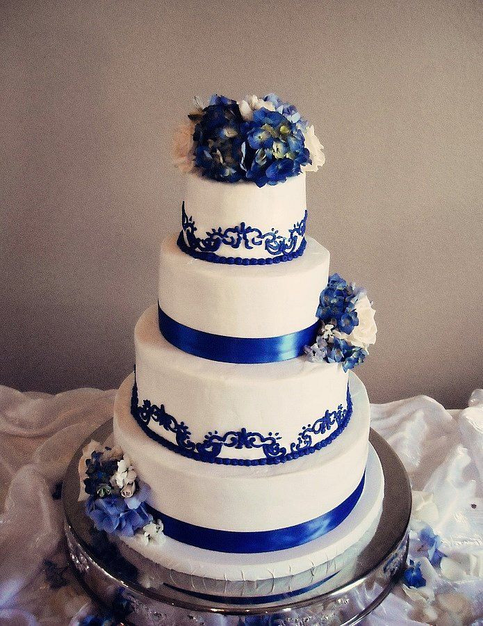 Wedding Cakes Royal Blue
 The 25 best Royal blue wedding cakes ideas on Pinterest