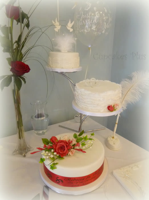 Wedding Cakes Separate Tiers
 Separated tiers wedding cake Cake by Janice Baybutt