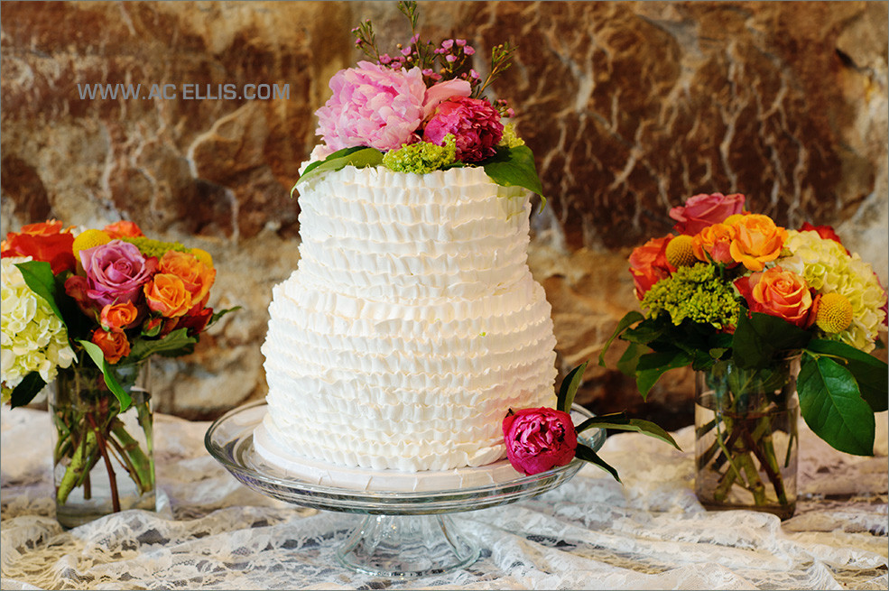 Wedding Cakes Sioux Falls Sd
 Leigh and Alex’s Sioux Falls Ruffle Wedding Cake The