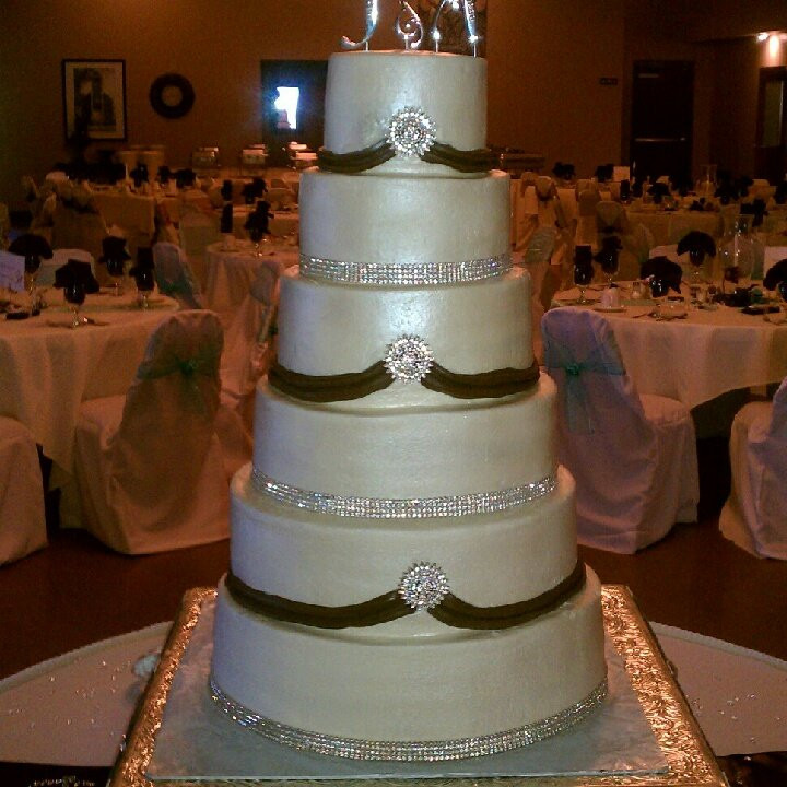 Wedding Cakes South Bend
 Reno s Gourmet Desserts & Catering Wedding Cake South