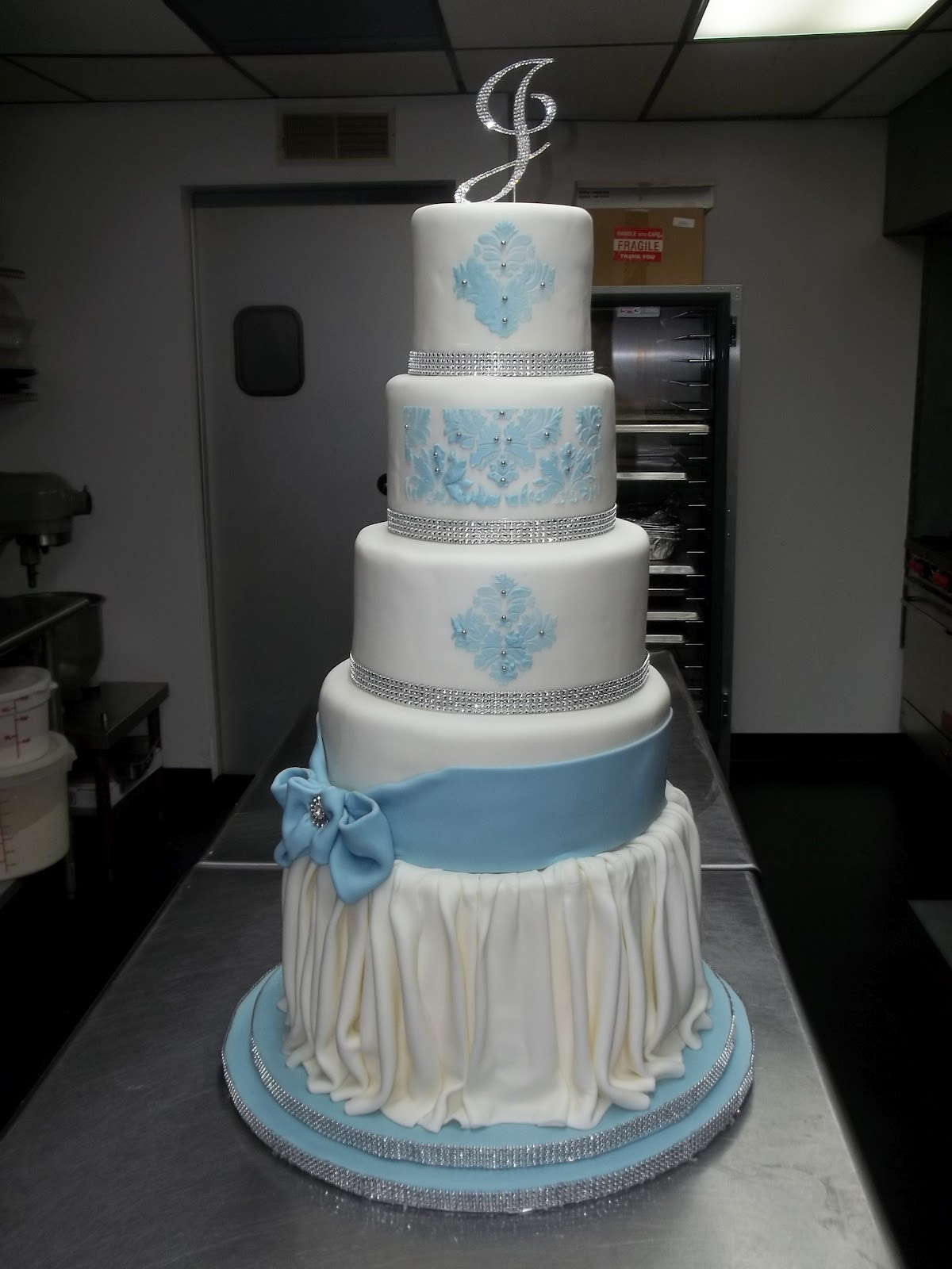 Wedding Cakes St Louis
 The Sin City Mad Baker Nicole s Wedding Cake in St Louis