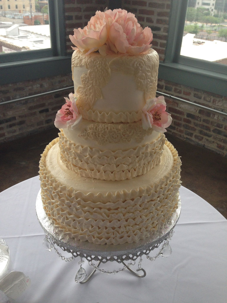 Wedding Cakes St Louis Mo
 Susie G s Specialty Cakes Wedding Cake O Fallon MO