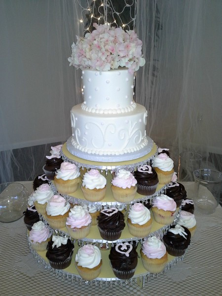 Wedding Cakes St Petersburg Fl
 Cupcake And Two Tier Wedding Cak Saint