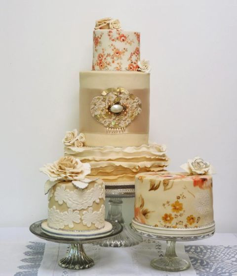 Wedding Cakes Style
 Hand painted wedding cakes by Nevie Pie Cakes