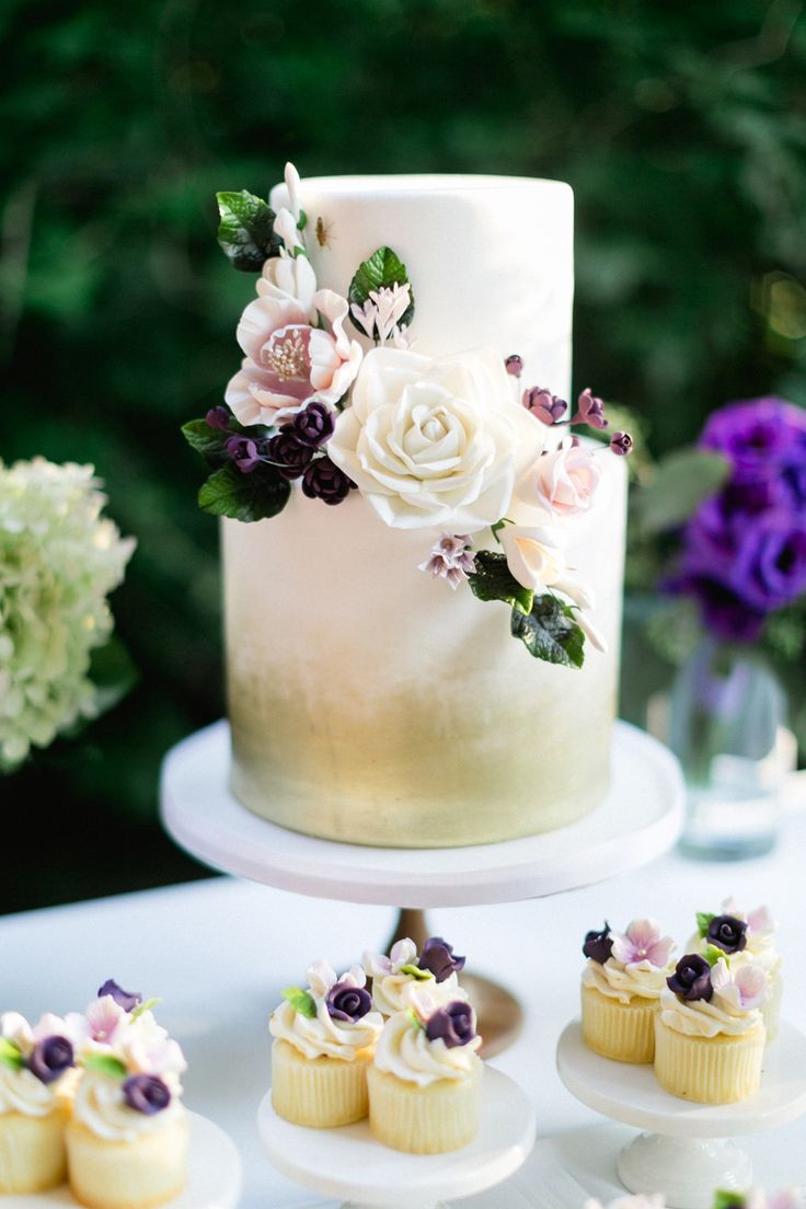 Wedding Cakes Tiered
 The 25 best Two tier cake ideas on Pinterest