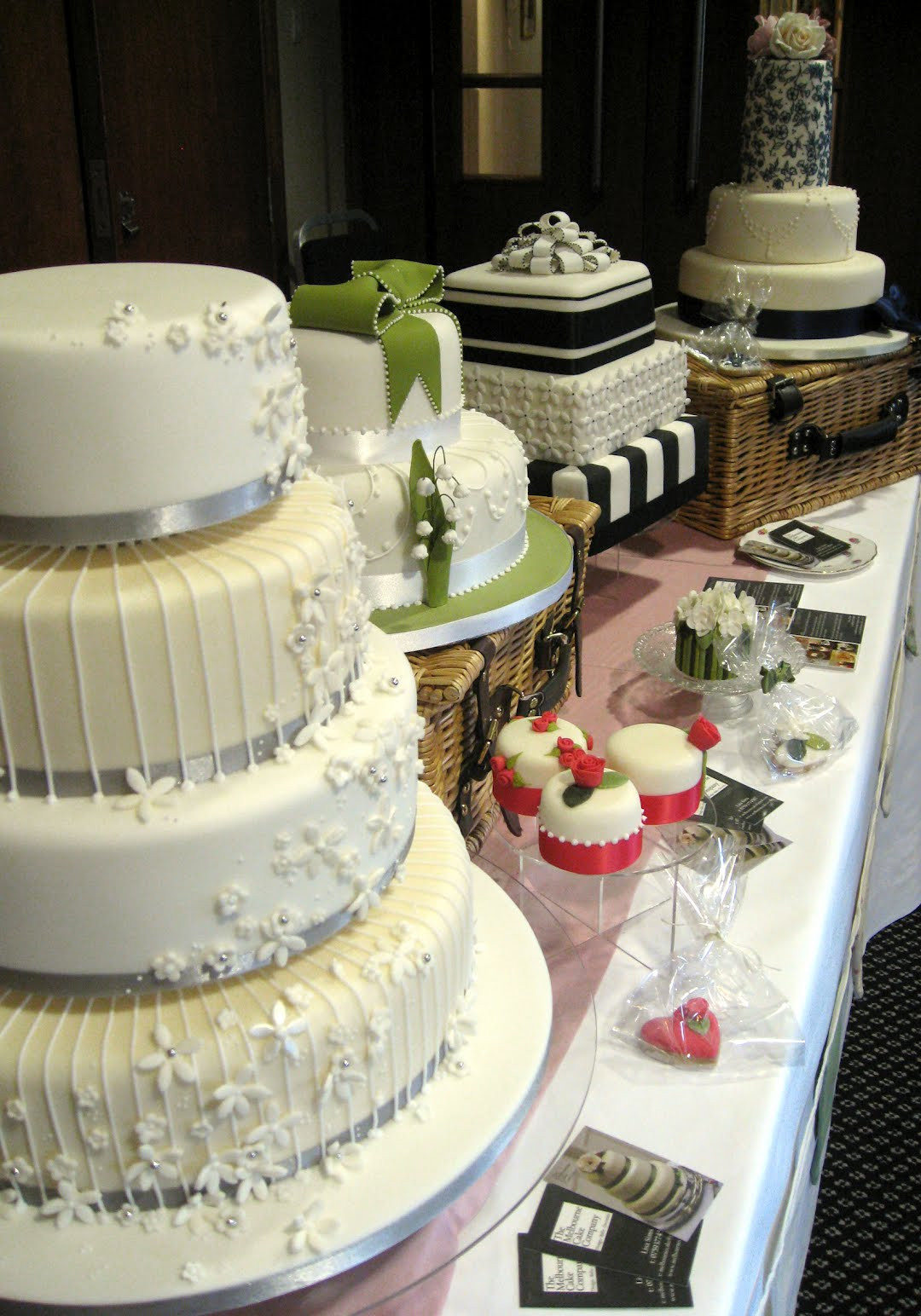 Wedding Cakes Unique
 Unique Wedding Cake Unique